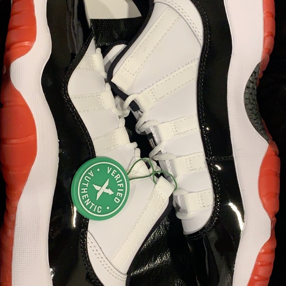 Jordan 11 Retro Low Concord Bred - Picture 2 of 4